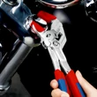 KNIPEX 86 05 250 T fogókulcs és csavarkulcs 0-52 mm, 250 mm, rögzítőszemmel