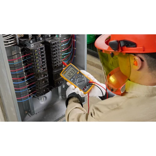 Fluke 15B+/EUR digitális multiméter