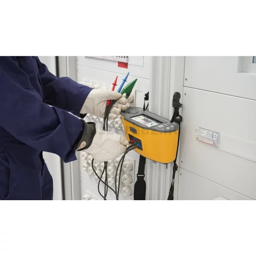Fluke 1674FC SCH univerzális érintésvédelmi műszer