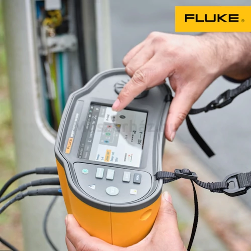 Fluke 1674FC SCH univerzális érintésvédelmi műszer