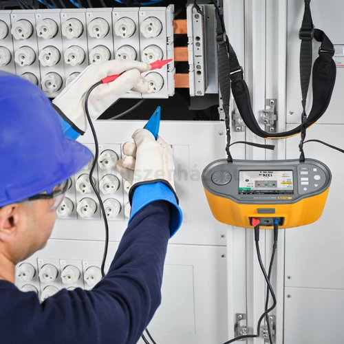 Fluke 1674FC SCH univerzális érintésvédelmi műszer