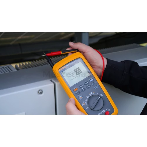 Fluke 283FC digitális multiméter CAT-III 1500V napelemes mérésekhez
