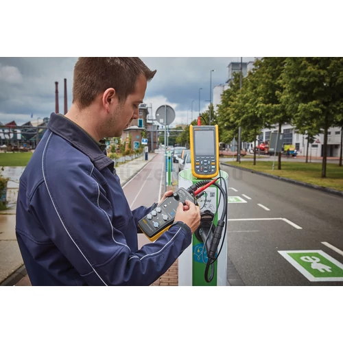 Fluke FEV300/BASIC elektromos autó töltő tesztelő