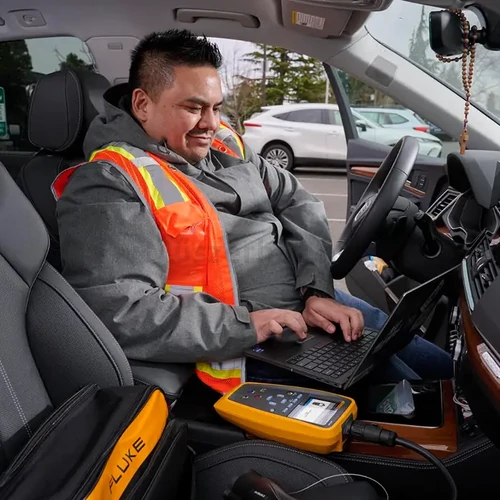 Fluke FEV350/TY2 elektromos autó töltőpont analizátor műszer és Type 2 töltő adapter